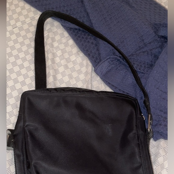 Designer black side bag - Picture 3 of 4